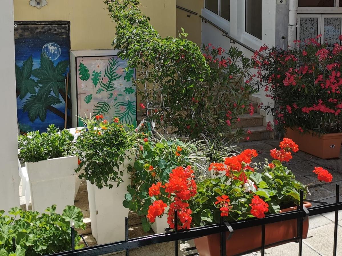 Emily Deluxe Superior 5 Star Studio Apartment, Your Piece Of Heaven With Sea & Park View Novigrad  Exterior photo